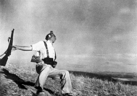 are there fake robert capa photos